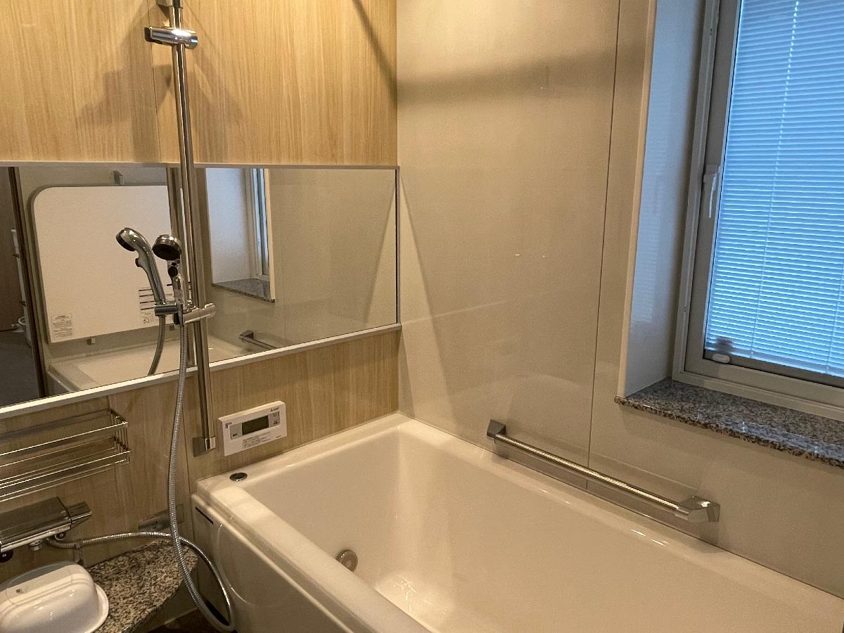 フローレスタ須和間Ⅱ モデルハウス 区画番号No.９ 浴室内も床暖房が設置されているため、お子様とゆっくり入浴ができます。