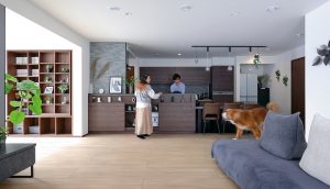 大型犬と快適に暮らす、床暖房のある広々平屋