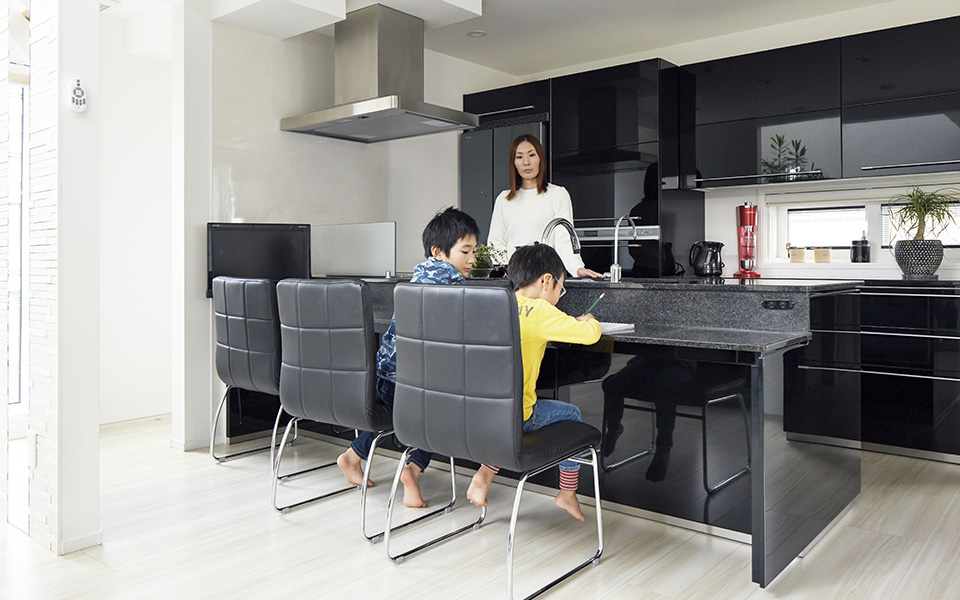開放感と広いリビングを実現した3階建て3