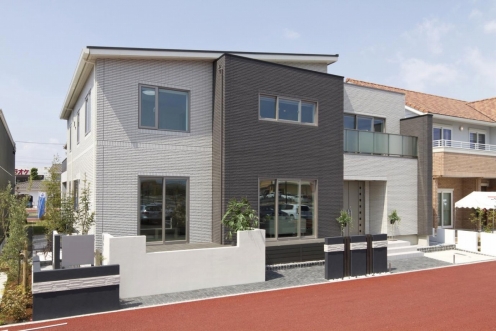 シンプルモダンなデザインと
快適な住環境を追究したスマートハウス。