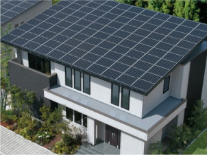大容量の高出力太陽光パネルと充放電12000サイクルの長寿命蓄電池を搭載。長く光熱費を抑えます。さらに停電時も最大5.5kVAまで家中に供給。もしもの時でも普段と変わらない生活ができる｢電力革命｣