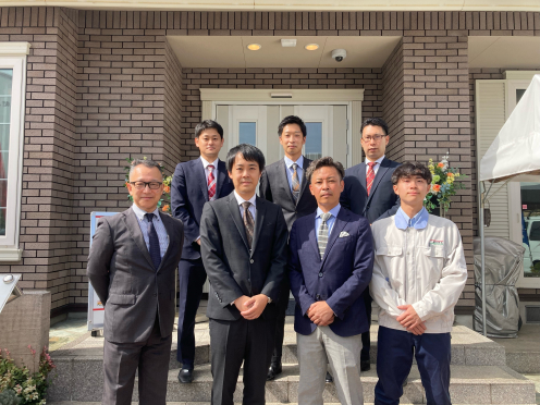 【全タイプ紹介可】重厚で上質な雰囲気を
醸し出す本物志向のモデルハウスです。
