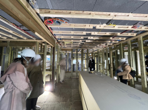 午前中は先輩オーナー様邸のご見学♪午後は建築途中の現場のご見学！
