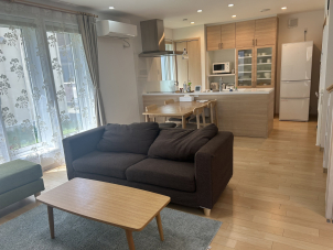35坪・４LDK の２階建てモデルハウス。
広々LDKで開放的な空間です。
