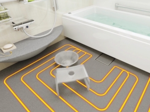 お風呂の床や洗面所にも床暖房✨
お湯につかる前でもブルっとしません！