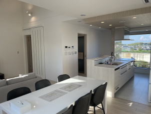 キッチン横に大きな窓があり、開放感抜群です！