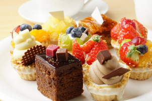 季節に合わせたケーキなども多数ご用意しております。