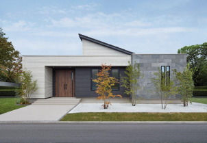 【3LDK/平屋/約31坪】
〇24帖の広々LDK
〇書斎付き
〇平屋の吹き抜け採用