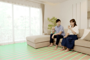 家の隅々まで敷かれたパイプに水を通すことによって家中の余分な熱を吸収。スッとした涼しい空間を創りだします。