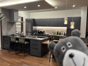 一条工務店の「県内最新」展示場です！！　♪7月デビューのキッチンカラー♪ナイトストーン待望のデビュー！！