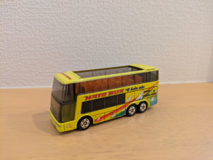写真はトミカです。当日は別の車両でのご案内ですが、安心してご利用いただけます！