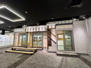 構造・耐震エリアでは、実際の構造材や工法を原寸大で展示。地震から家族を守る最新の技術や、見えない壁の中に隠された高耐久の秘密をご確認いただけます。