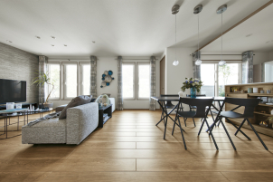 【約20帖分の広々LDK空間】
L型のLDKでリビングの続きでタイルテラスを計画。広々とした空間で、家族の皆様が思い思いの過ごし方ができます
断熱等級7が標準仕様で取れる一条工務店の家だからこそこれだけ広い空間を作っても寒くありません