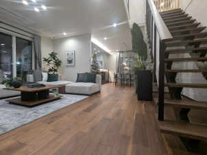 1階ＬＤＫ落ち着いた雰囲気!全館床暖房でとても快適です！
