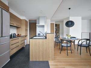 展示場では、家づくりだけでなく土地探しや資金計画など、住まいに関することを何でもご相談いただけます。ご見学だけでも大歓迎。お気軽にお立ち寄りください！