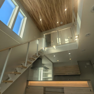 吹き抜け、対面キッチン