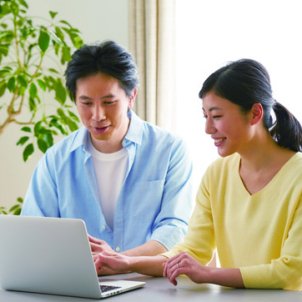 ご来場でさらにイイコト♪
HUGme famプラン集をプレゼントのほか、営業スタッフによる「失敗しない土地の探し方」「間取り、資金相談会」を開催いたします。お家づくりの気になるコトをこの機会に解消しましょう♪