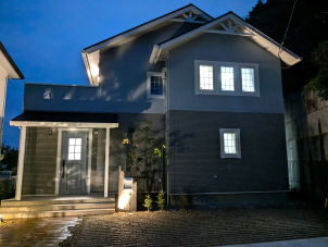 2階建て34坪3LDKの現場です。 無料の宿泊体験も承っております！