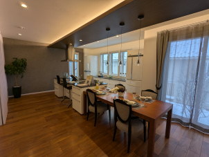 大人気のアイランドキッチン！
小回りの利く家事動線！
