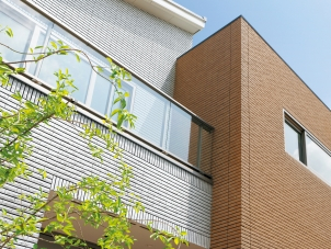 メンテナンス費用が高い外壁のことも 建てる時に想定することが大切です。