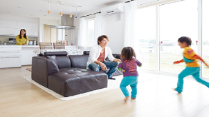 【全館床暖房　標準搭載】

家中どこでも春の陽だまり。
冬を忘れる、魔法のような暖かさ。