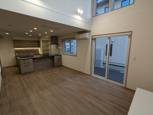 【モダンで落ち着く空間】
ゆったりとくつろげる雰囲気
様々な住宅設備や色味もございます★