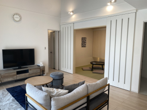 開放感あふれる高天井のリビング。上質な空気の中で、心ゆくまで寛ぐ。