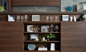 \ 深みのあるブラウン、木目の豊かな質感。ぜひご来場して、お家づくりのイメージをふくらませてくださいね /　