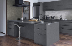 高い人気を誇る<br>
石目調のブラックキッチンを展示中。<br>
引き締まった空間をご覧ください。