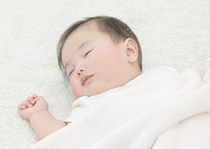 高性能のフィルターで花粉やカビの胞子、黄砂、PM2.5などの見えない有害物質もカット！ご家族みんなで健康換気！