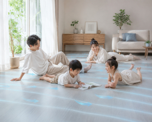 梅雨のジメジメも、真夏の猛暑も。一条工務店だけの「床冷房」と「デシカント除湿」で、まるで高原のような心地よさを実現します。