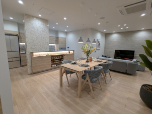 ナチュラル・モダンなど、さまざまなデザインのLDKをご用意しております！
実際の空間を見比べながら、お好みのテイストや理想の住まいをイメージしていただけます。