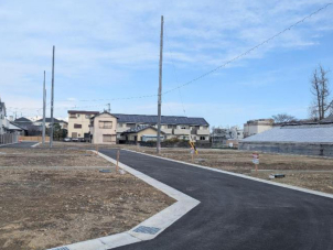 全１２区画の分譲地です。周辺には公園もありお子様が安全に遊べます。