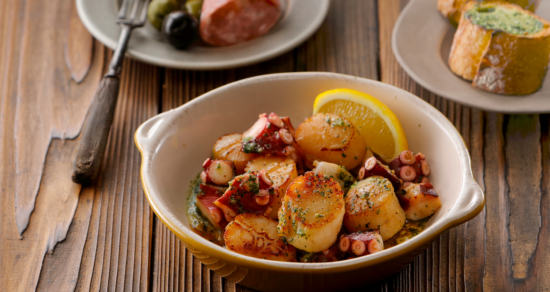 帆立とたこのエスカルゴバター