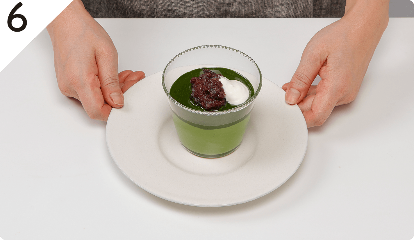 ❹に❺をかけて、お好みで粒あんや生クリームなどを添える。