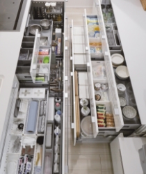 キッチンの収納スペース1