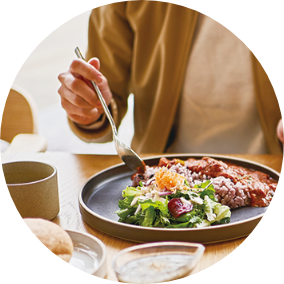 食事中