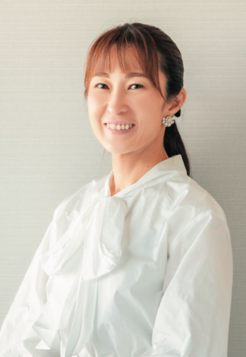 赤工友里さん