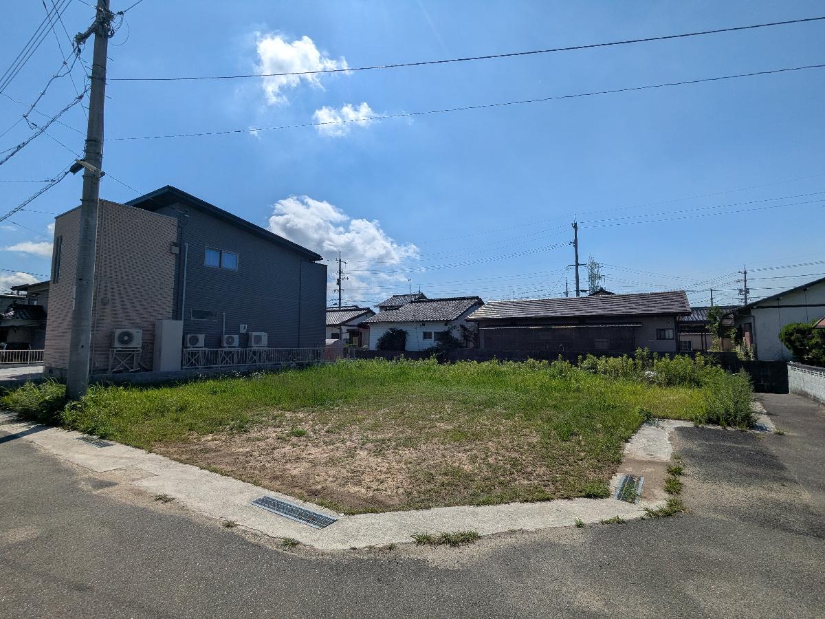 区画2：249.09㎡（75.34坪） 平屋やお庭など、暮らしをイメージしながらご検討いただけます。　