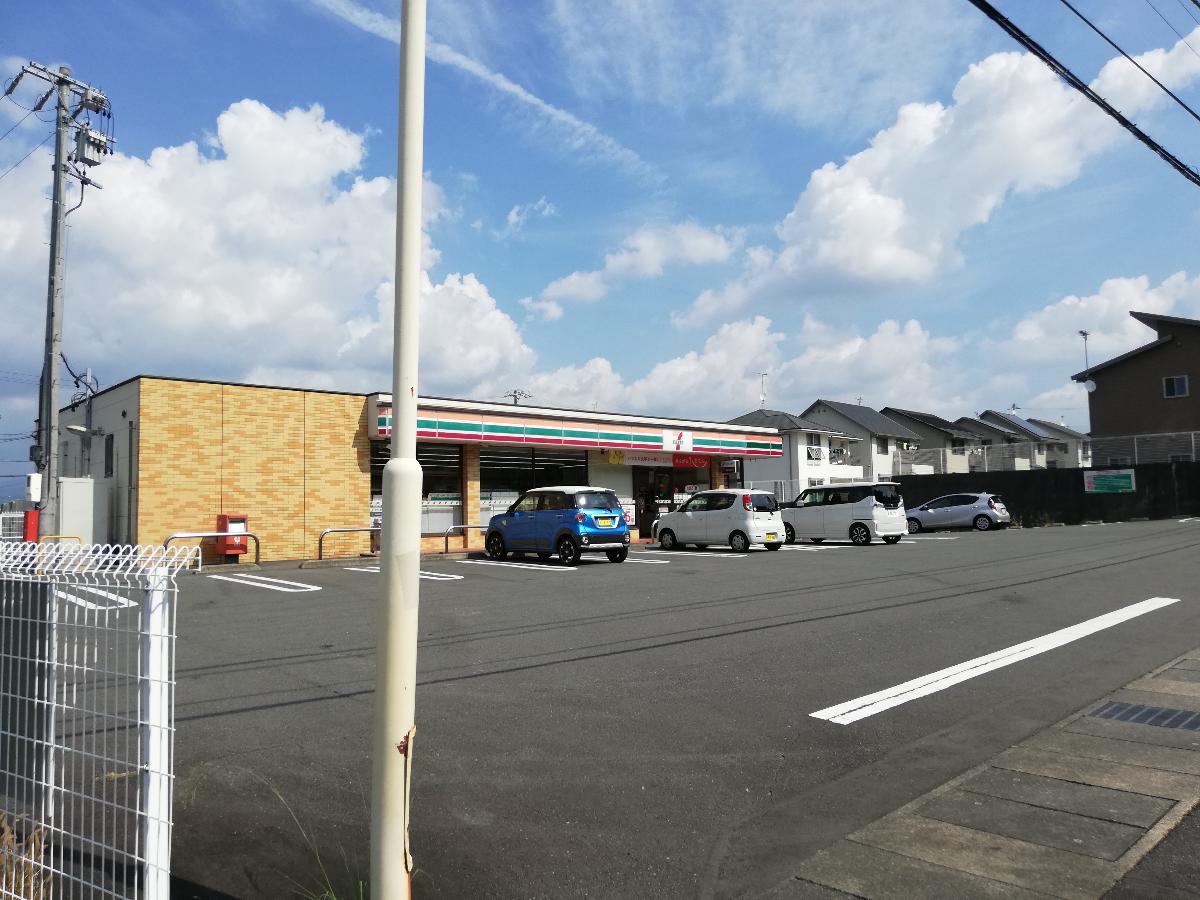 掛川市上張 土地 セブンイレブン　掛川インター店まで約700m（徒歩9分）　24時間営業店員さんの対応が良いとの声が多数あります。