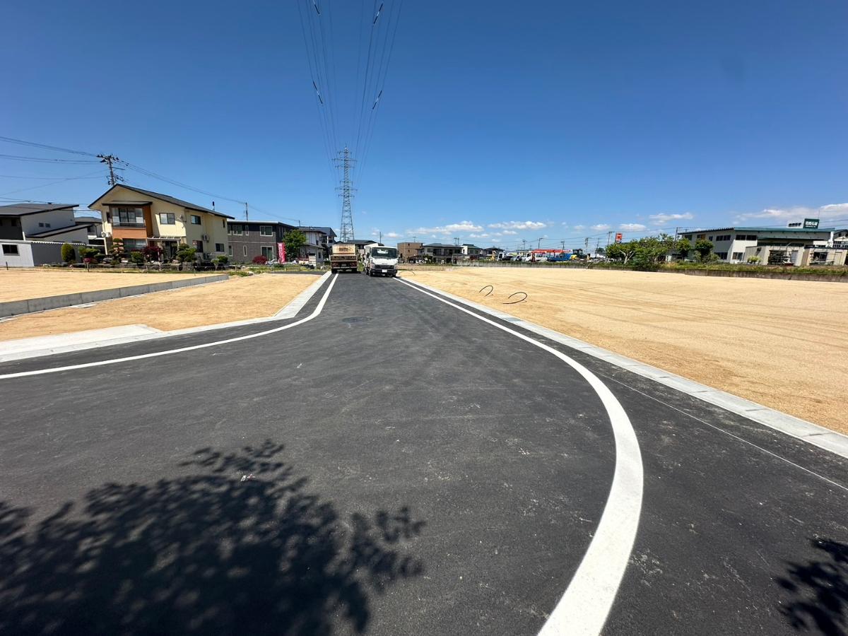 区画1～3　全面道路、雪捨ても困りません。　