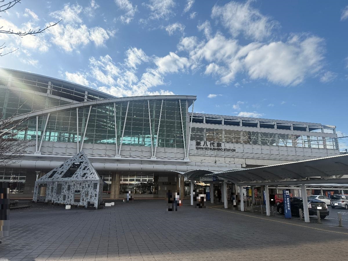 新八代駅まで約1.4km（徒歩18分）　新幹線も利用可能な駅です。