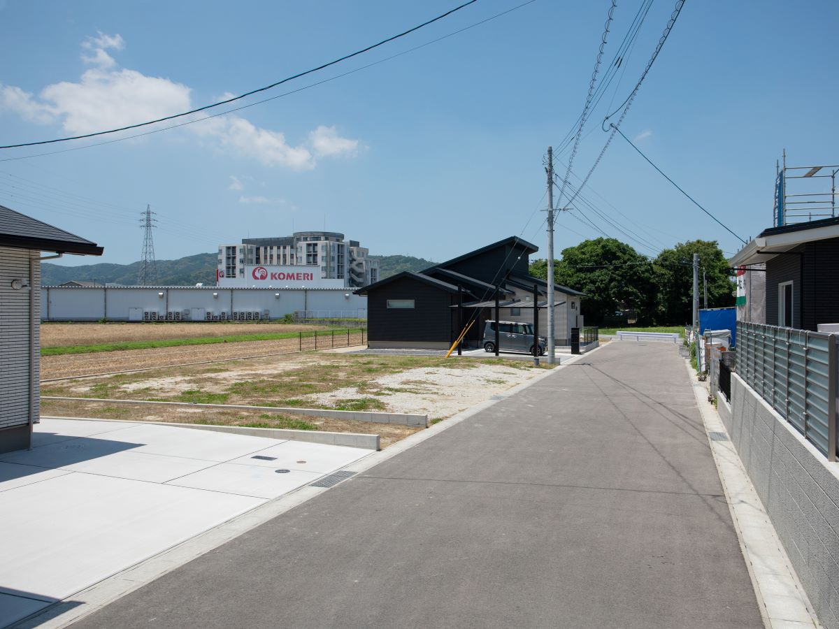 区画15、17の前面道路です。　