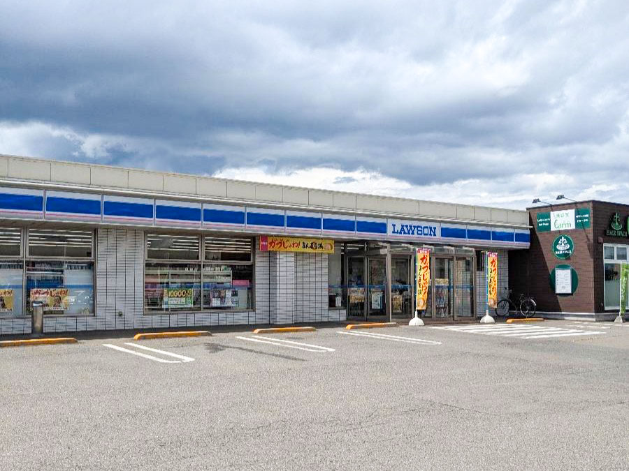ローソン 紫波町高水寺店まで約500m　24時間営業のコンビニが徒歩圏内にあると急な買い物にも便利です！