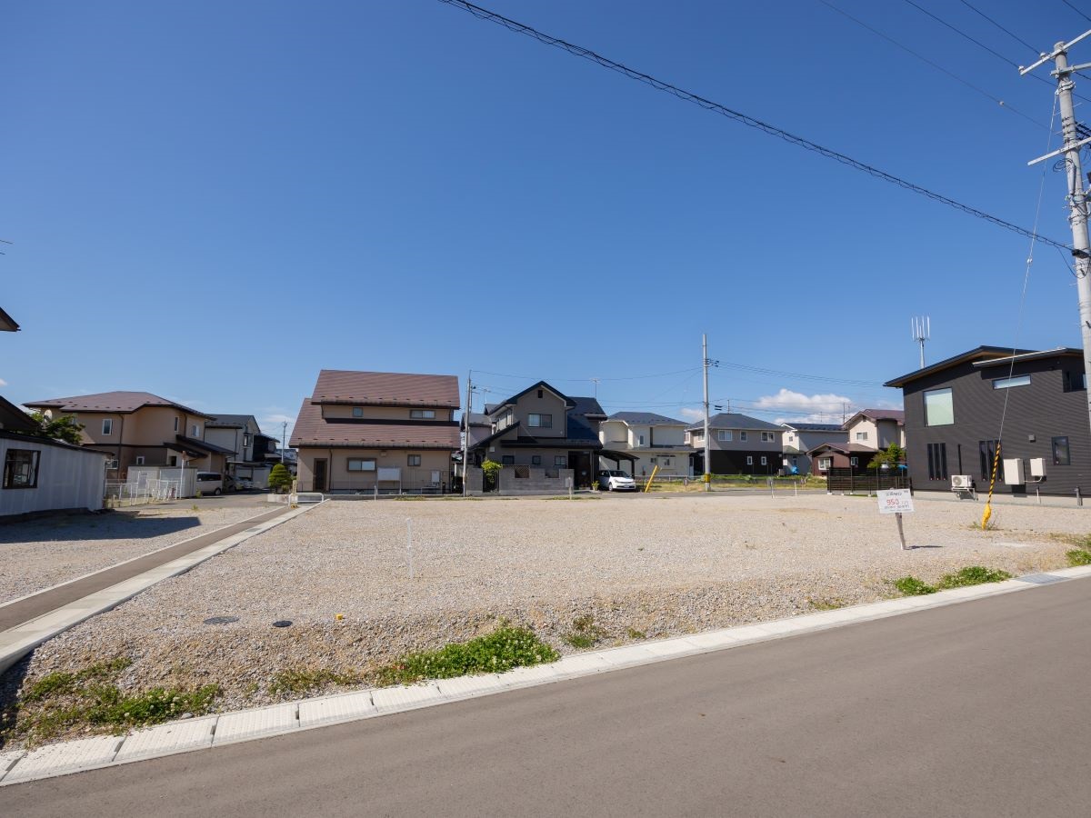 区画13：201.56㎡（60.97坪）　日当たり等実際に確認しませんか？見学などはぜひお気軽にご予約ください♪　