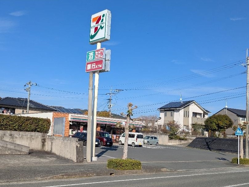セブン-イレブン玉名山田店まで約750m（徒歩10分）　最寄りのコンビニです。