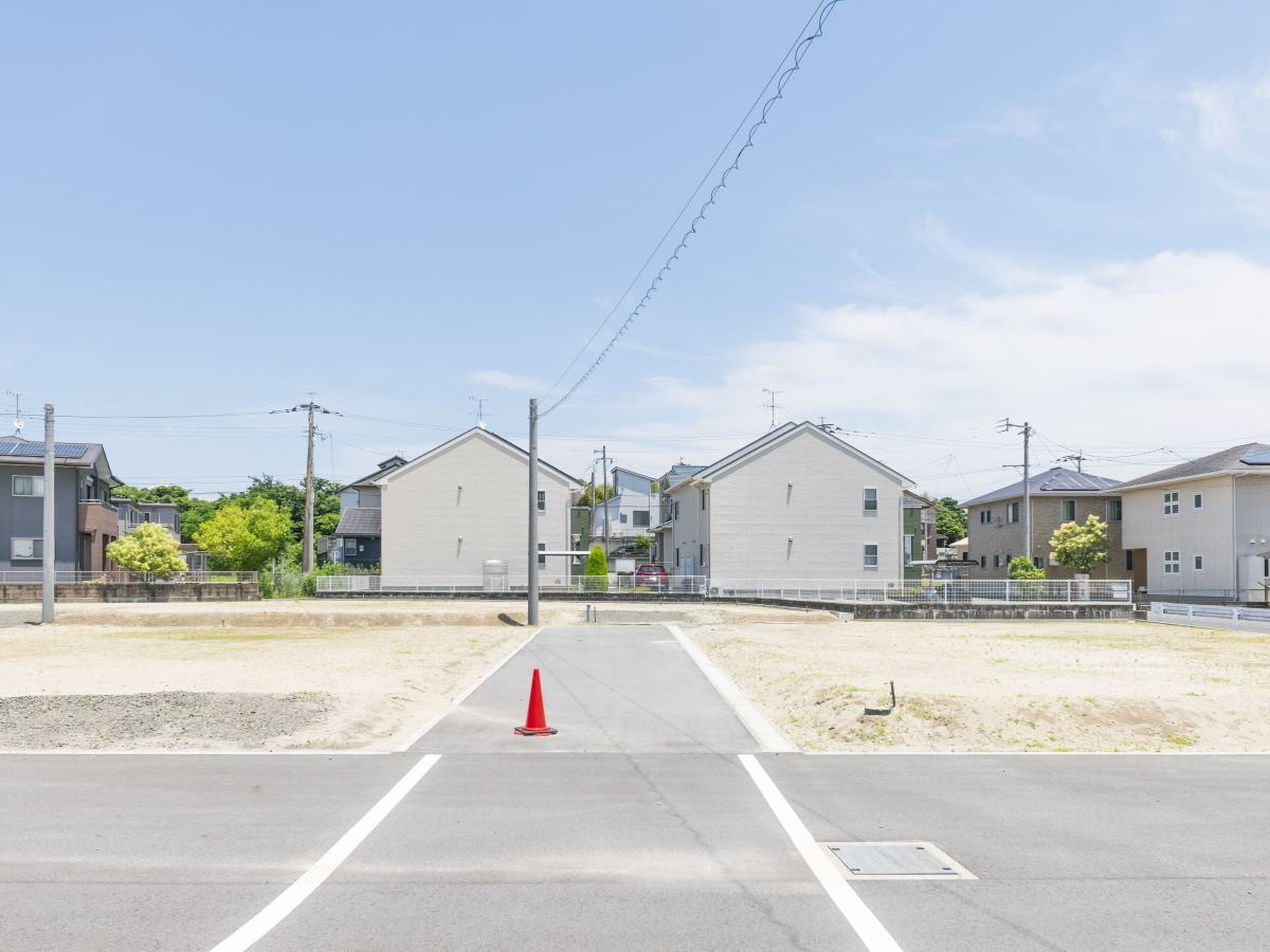 お子様とお散歩するのも安心ですね！(区画8、11の前面道路)　