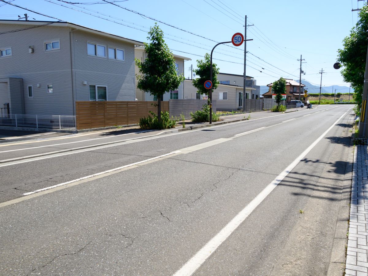 区画C全面道路　車道と歩道が分かれているので小さいお子様やご高齢の方も安心です！　
