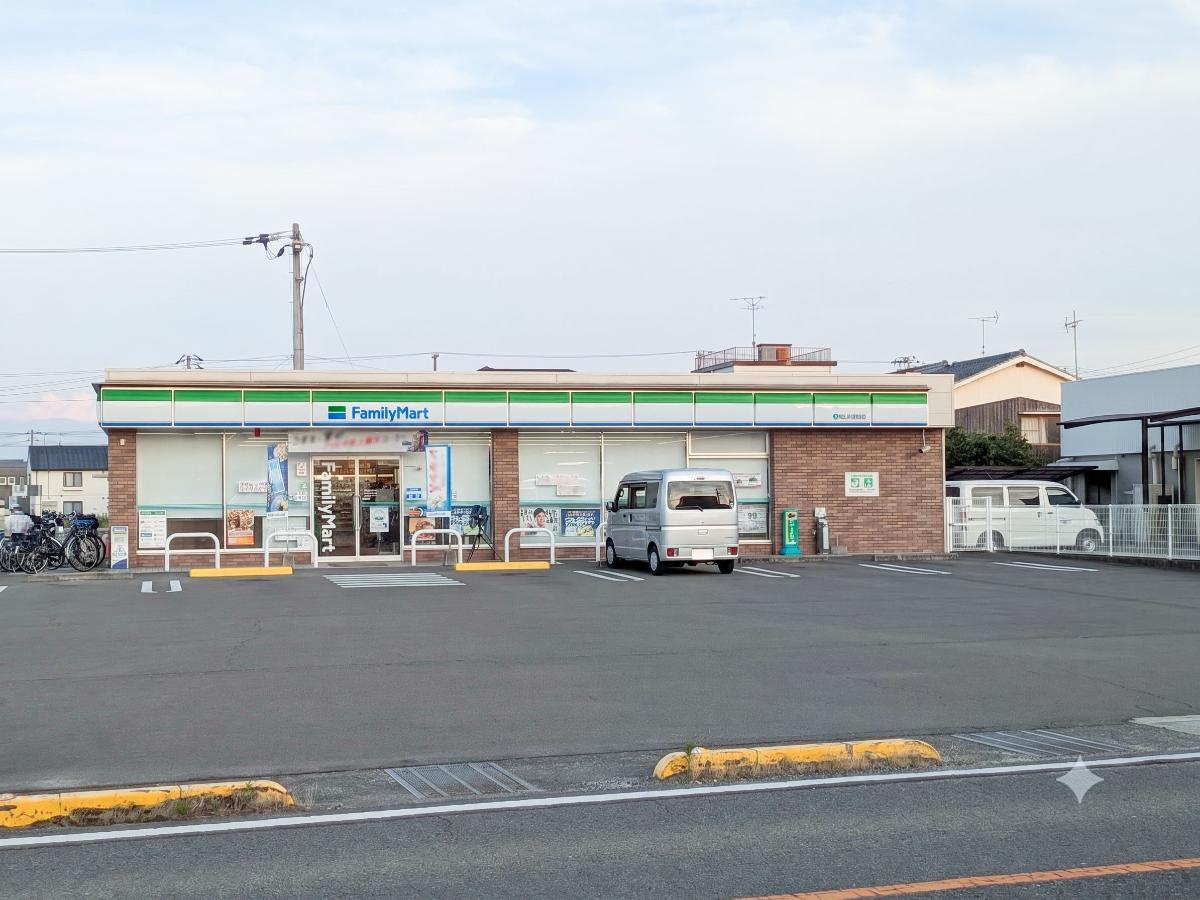 ファミリーマート 今治たちばな店まで約250m（徒歩4分）　ちょっとしたお買い物など近くにコンビニがあるととても便利ですよね。