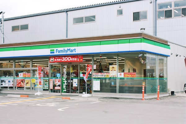 ゆめみヶ丘岸和田　３期 土地 ファミリーマートゆめみヶ丘岸和田店まで約950m（徒歩12分）　分譲地からも近く、蜻蛉池公園に行かれる際にも便利です。